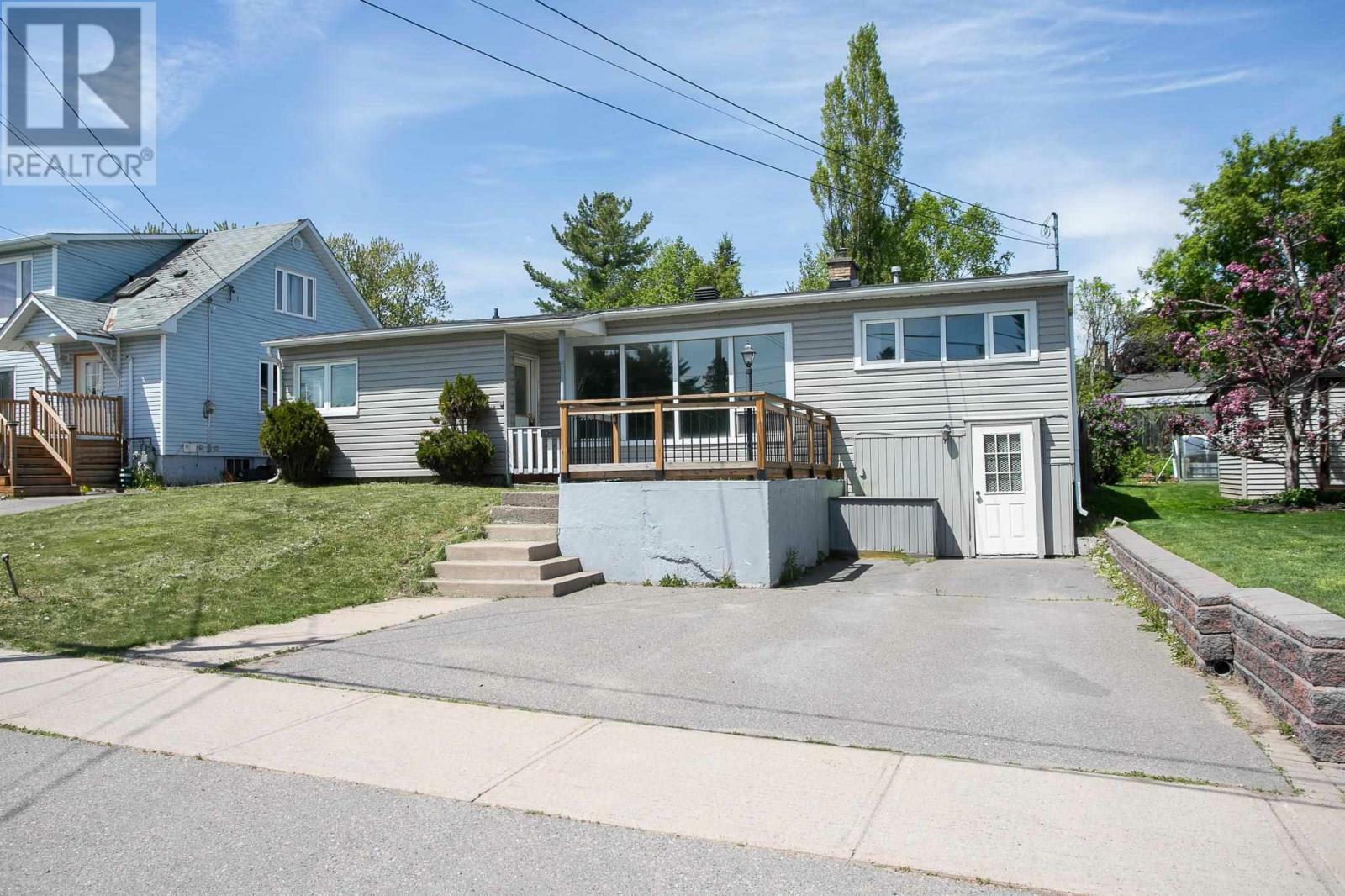 356 Macdonald Ave  Sault Ste. Marie ON P6B 1H6 photo