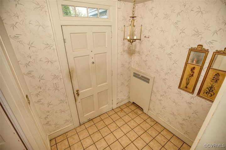 Property Photo: 704 College Terrace VA 23185