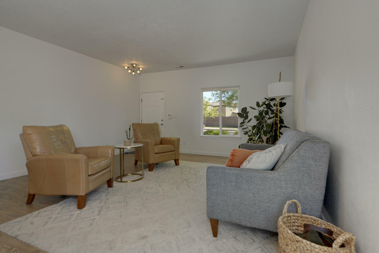 Property Photo: 1807 Avenida Comunidad NM 87124