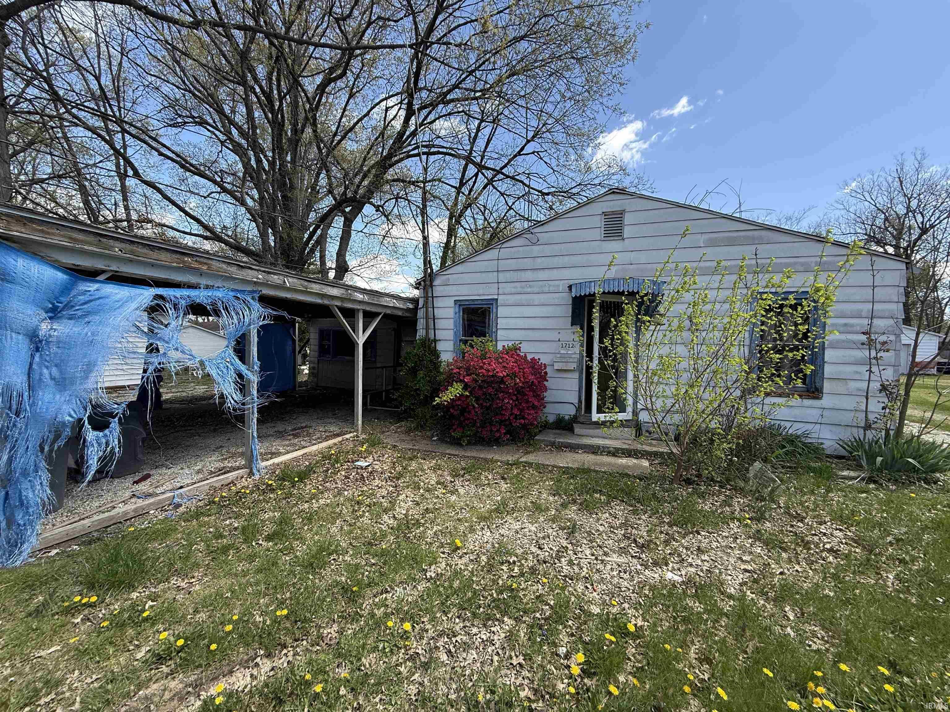 Property Photo: 1712 Hawthorne Avenue IN 47714