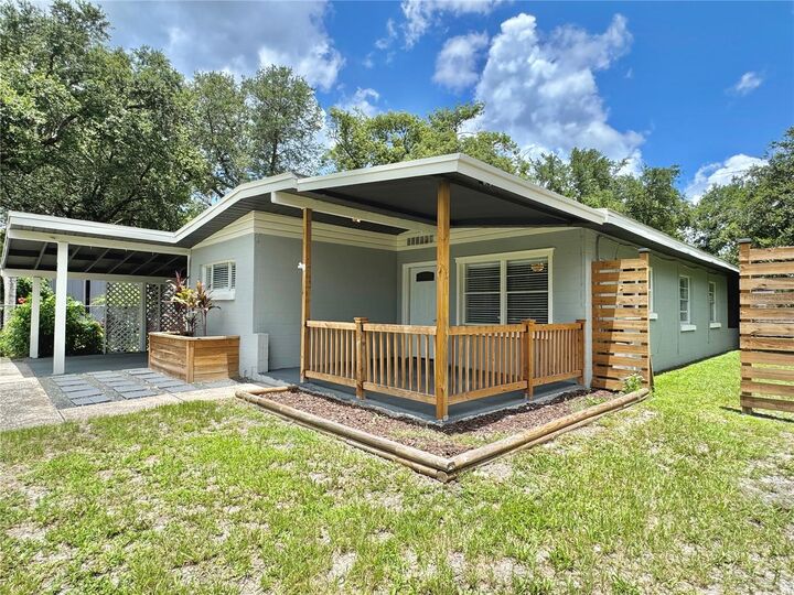 Property Photo: 844 Rosalia Drive FL 32771