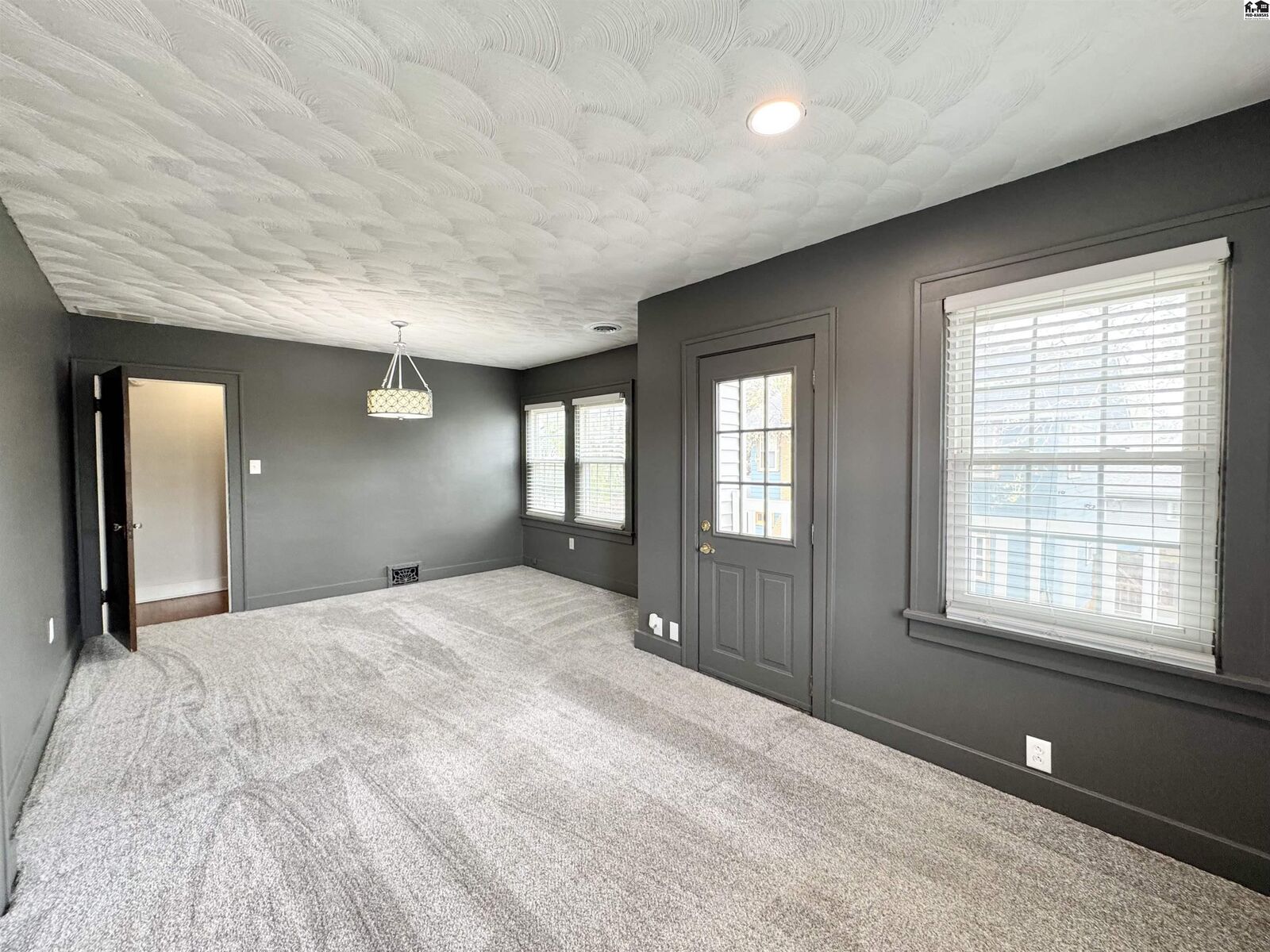 Property Photo:  105 Crescent Blvd  KS 67502 