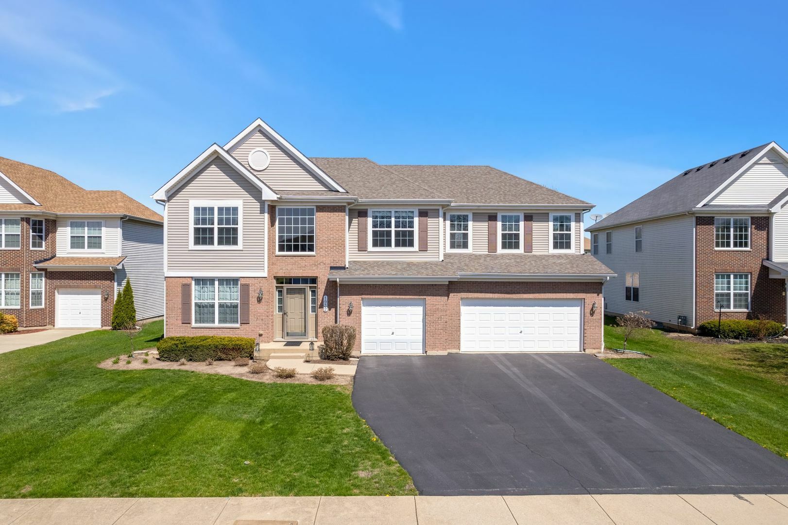 Property Photo: 1932 Primrose Court IL 60103