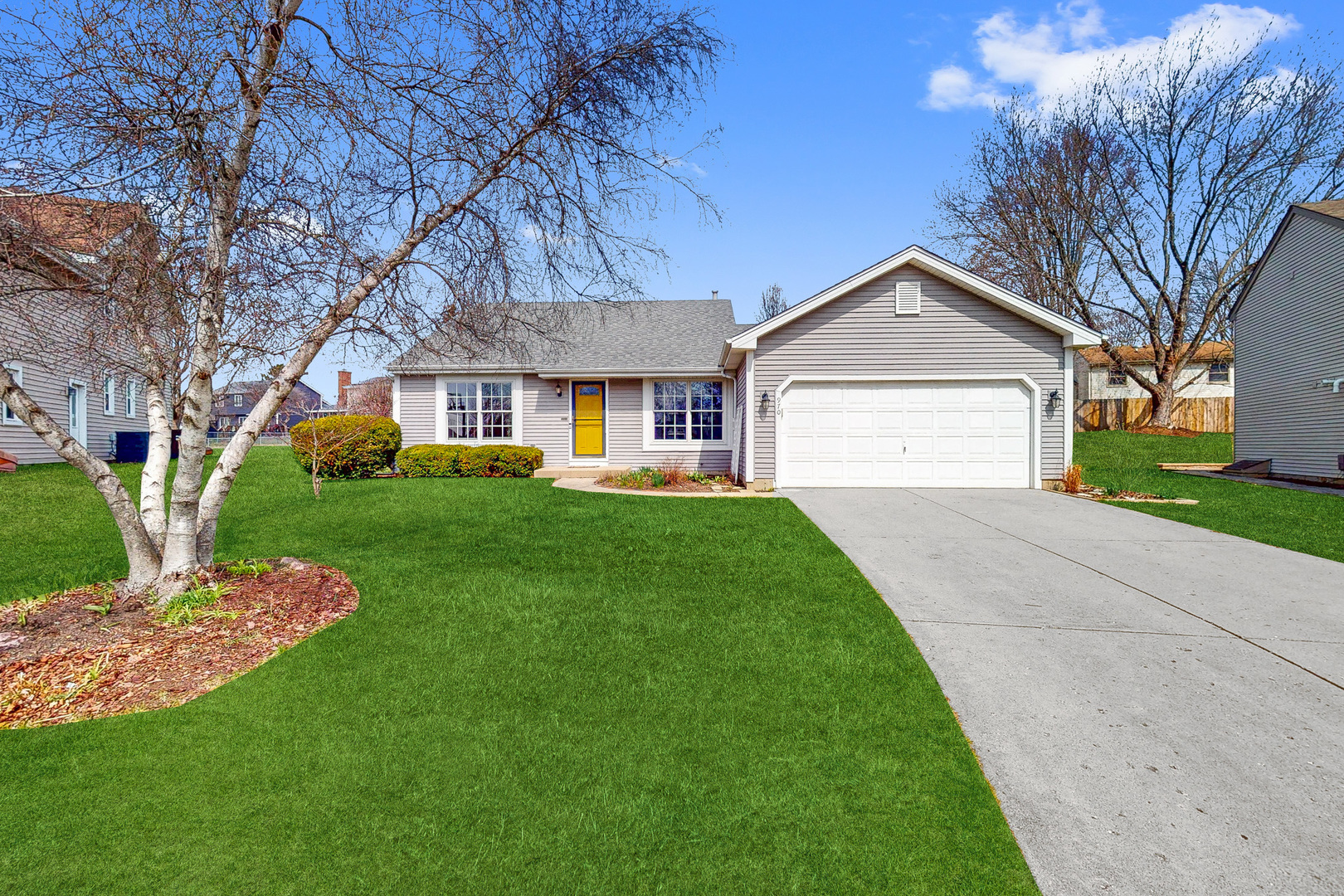 Property Photo:  970 Sandalwood Lane  IL 60014 