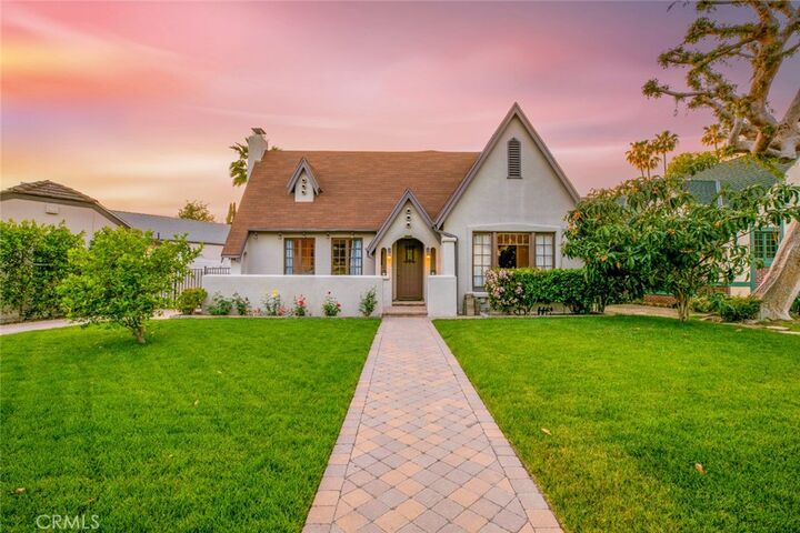 Property Photo: 1105 Viscano Drive CA 91207