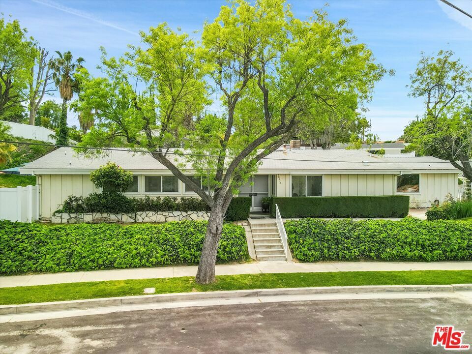 Property Photo: 20632 Tiara Street CA 91367