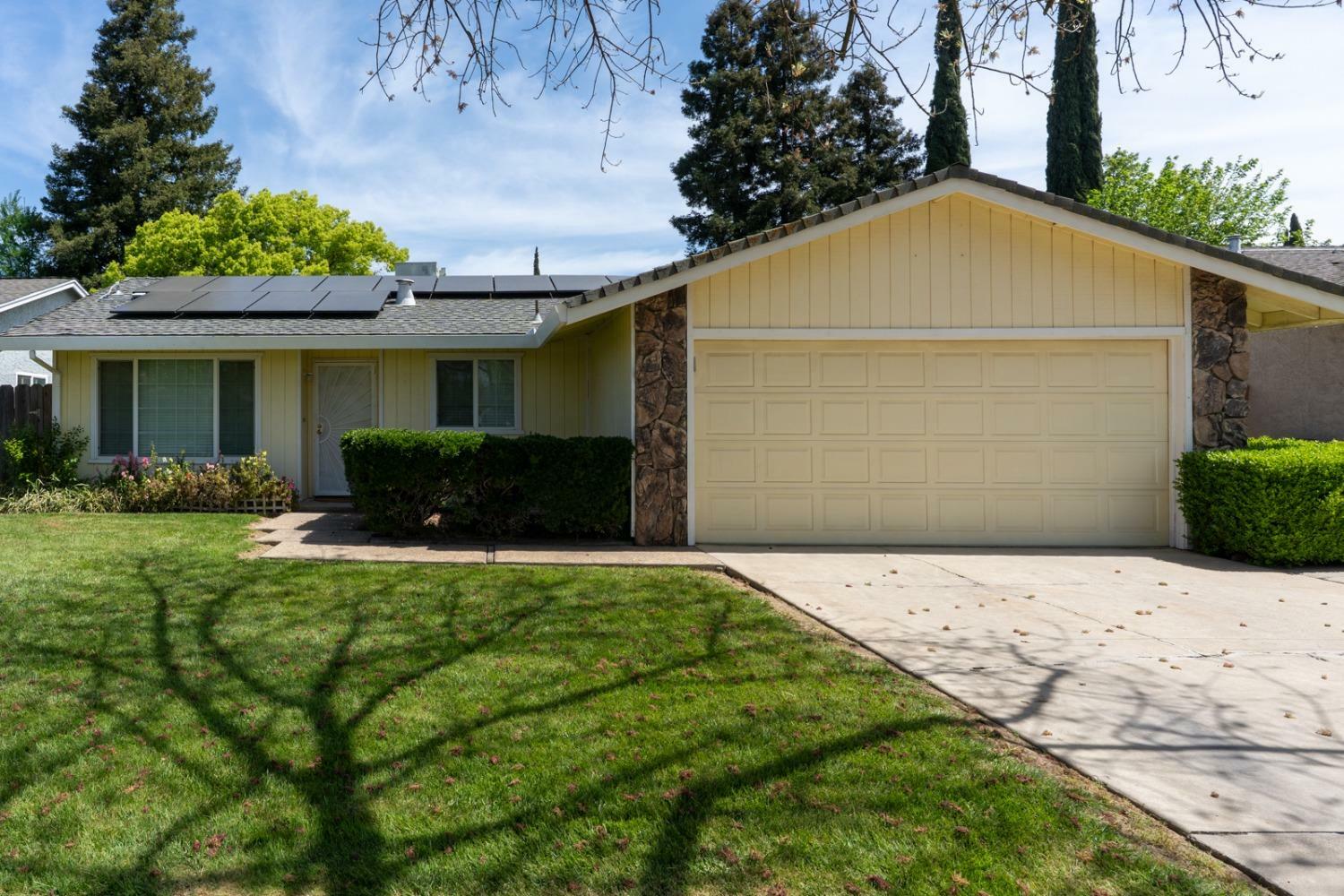 Property Photo: 3042 Marie Court CA 95340