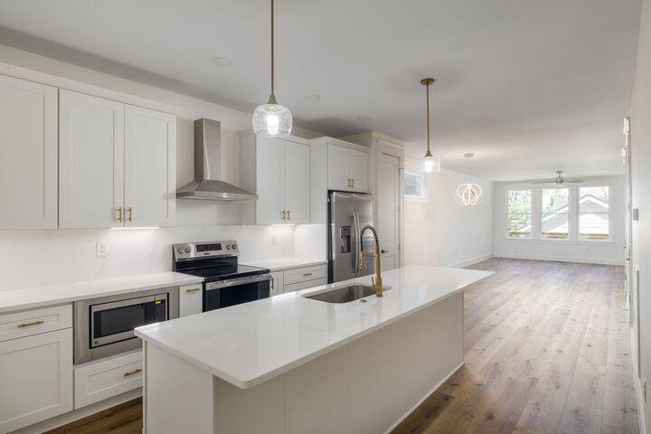 Property Photo:  340A Peachtree St  TN 37210 