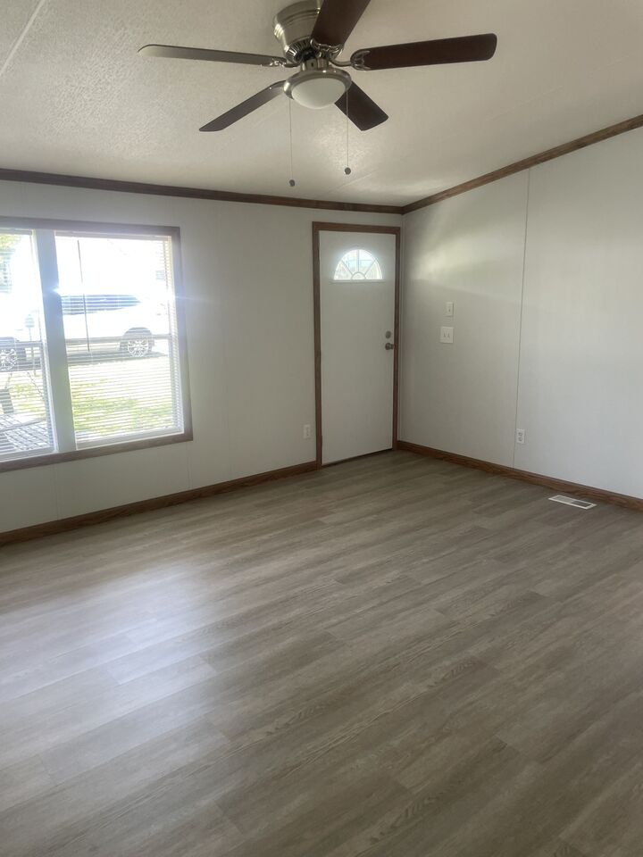 Property Photo: 308 Lee St E TN 38464