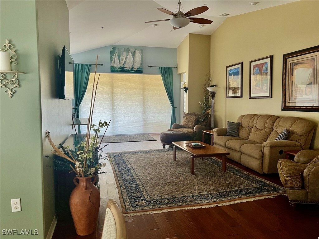 Property Photo: 1405 Tiffany Lane 1408 FL 34105