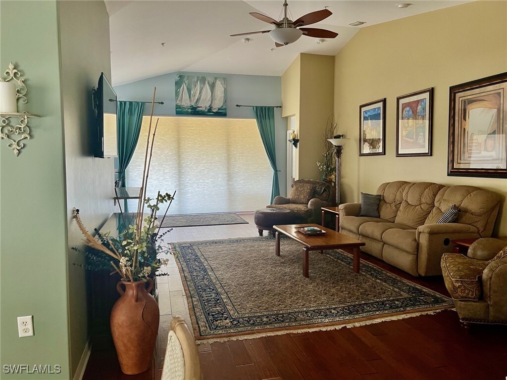 Property Photo: 1405 Tiffany Lane 1408 FL 34105