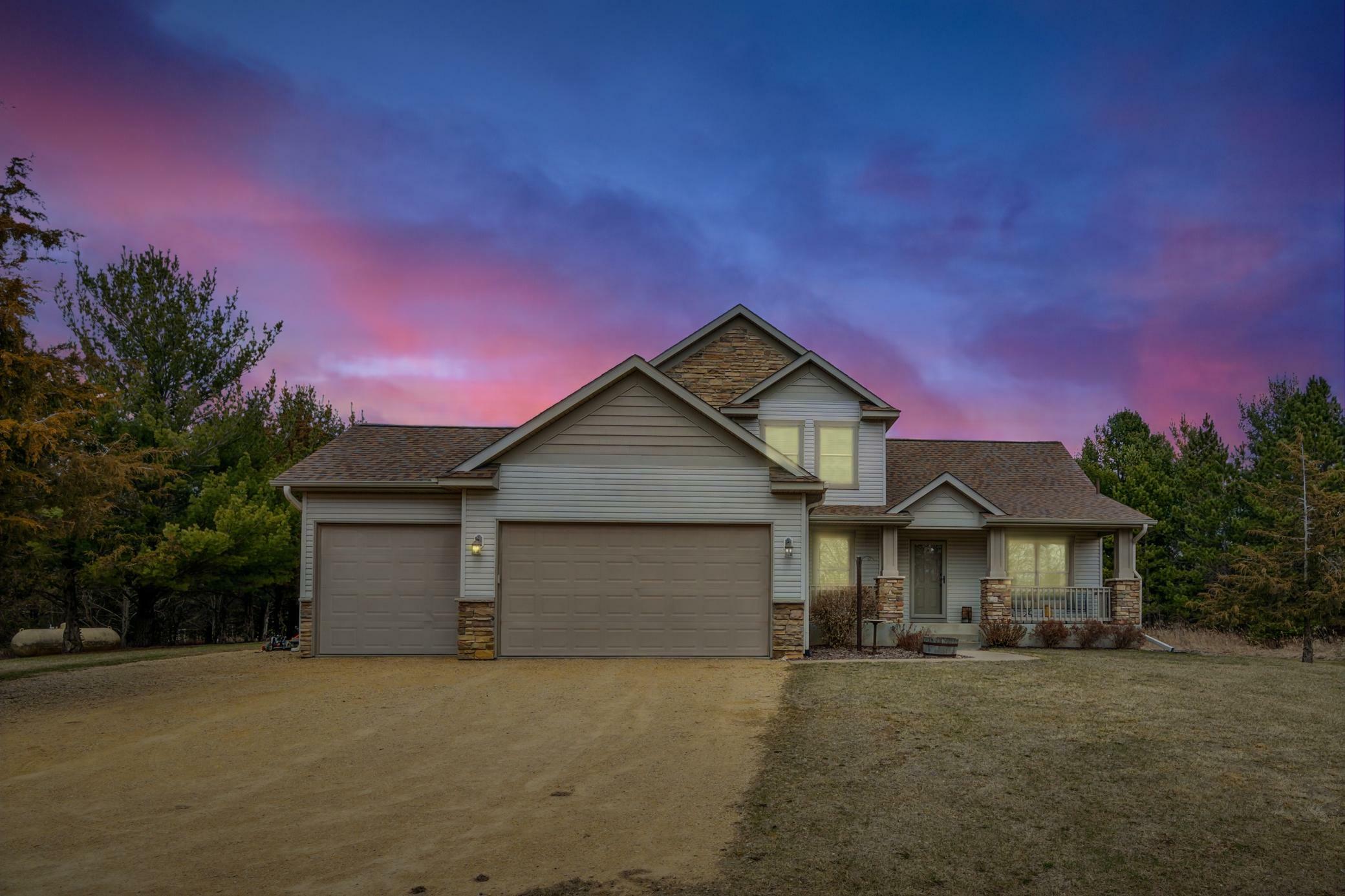 Property Photo: 1012 Arctic Trail WI 54023