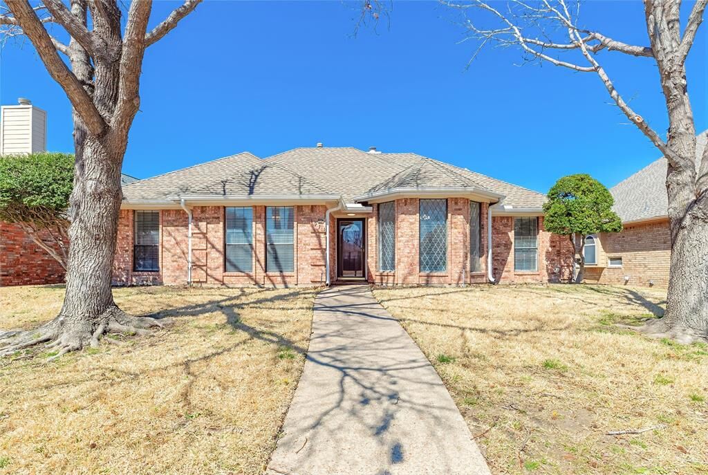 Property Photo:  1911 Arbor Creek Drive  TX 75010 