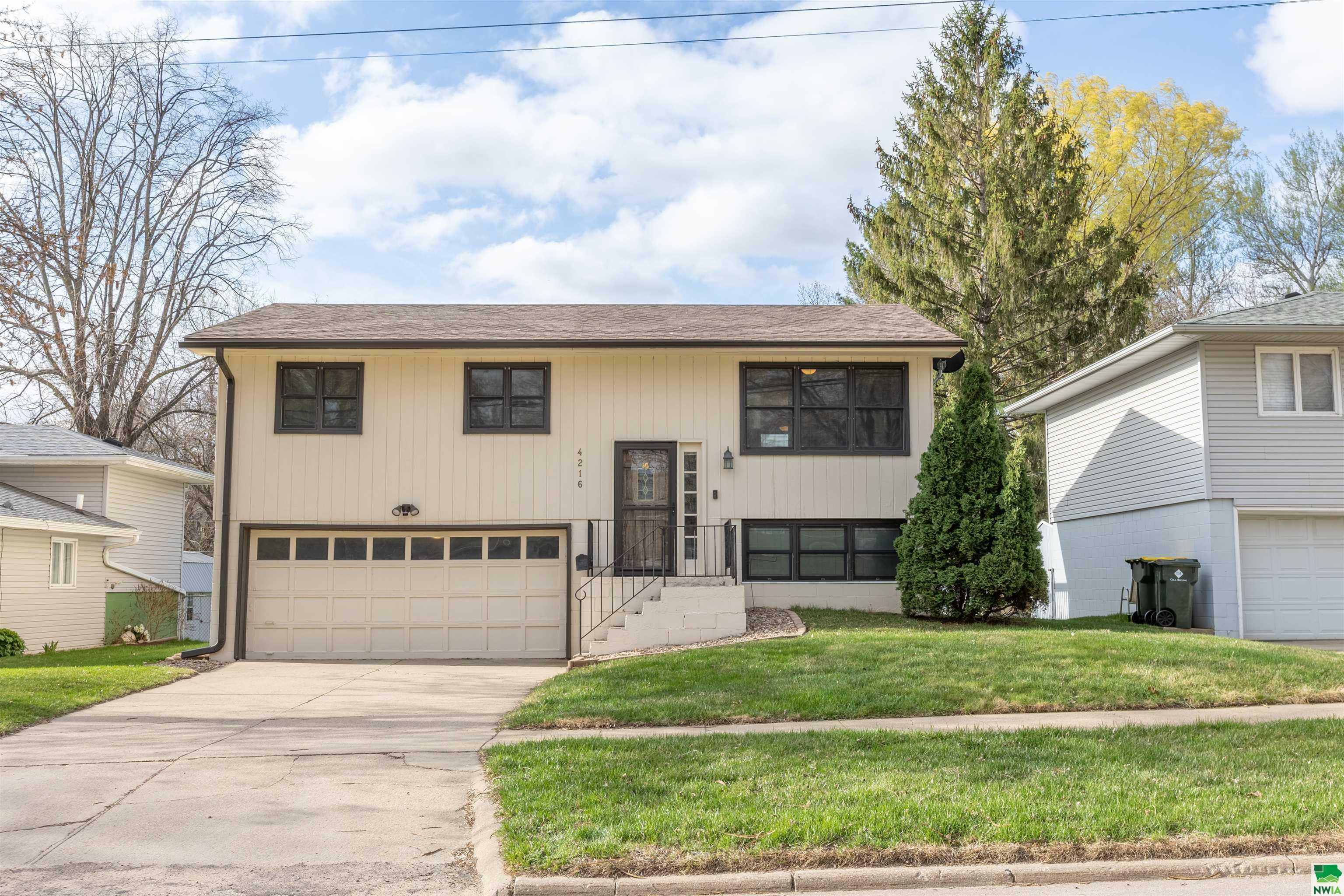 Property Photo: 4216 Glenn Avenue IA 51106
