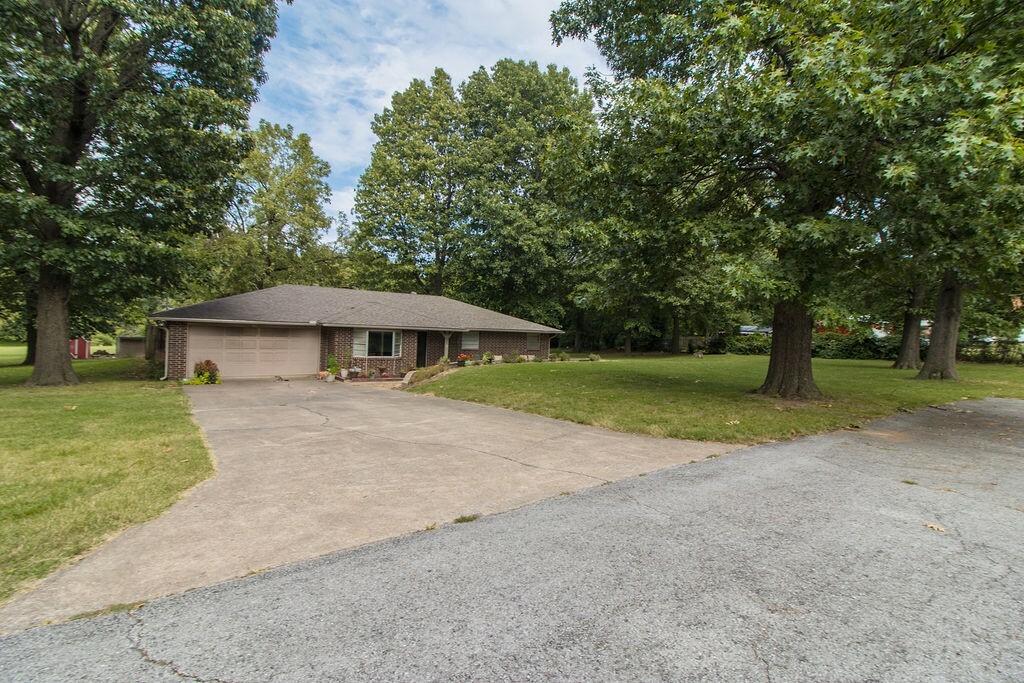 Property Photo: 208 W Bailey Avenue AR 72764