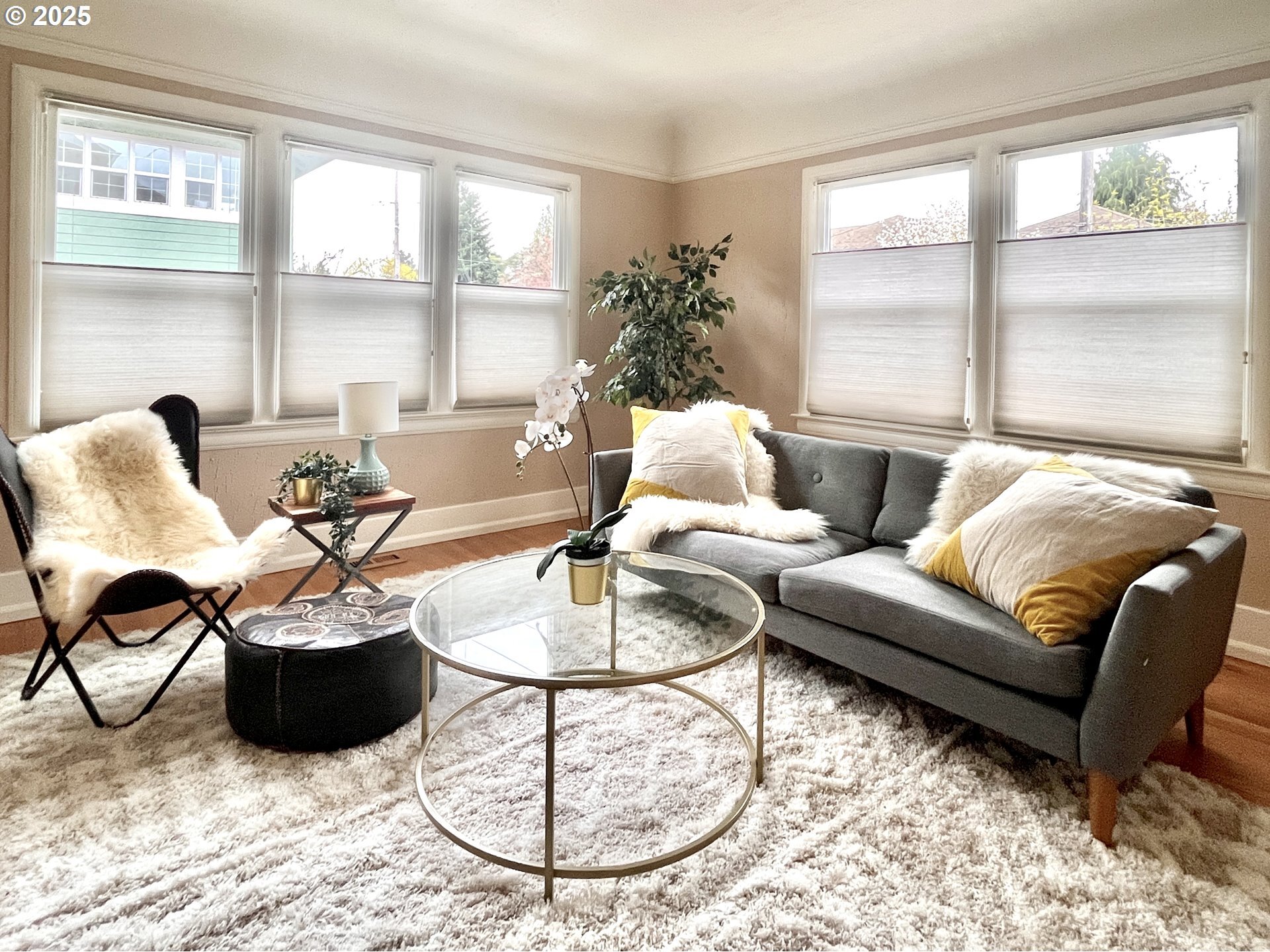 Property Photo: 1524 NE 26th Ave 2 OR 97232