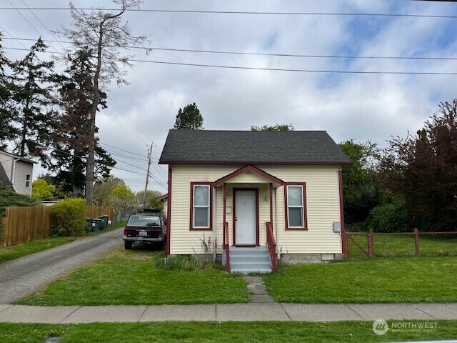 Property Photo: 611 Carolina Street WA 98225