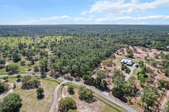 Property Photo: 5400 W Conestoga Street FL 34465