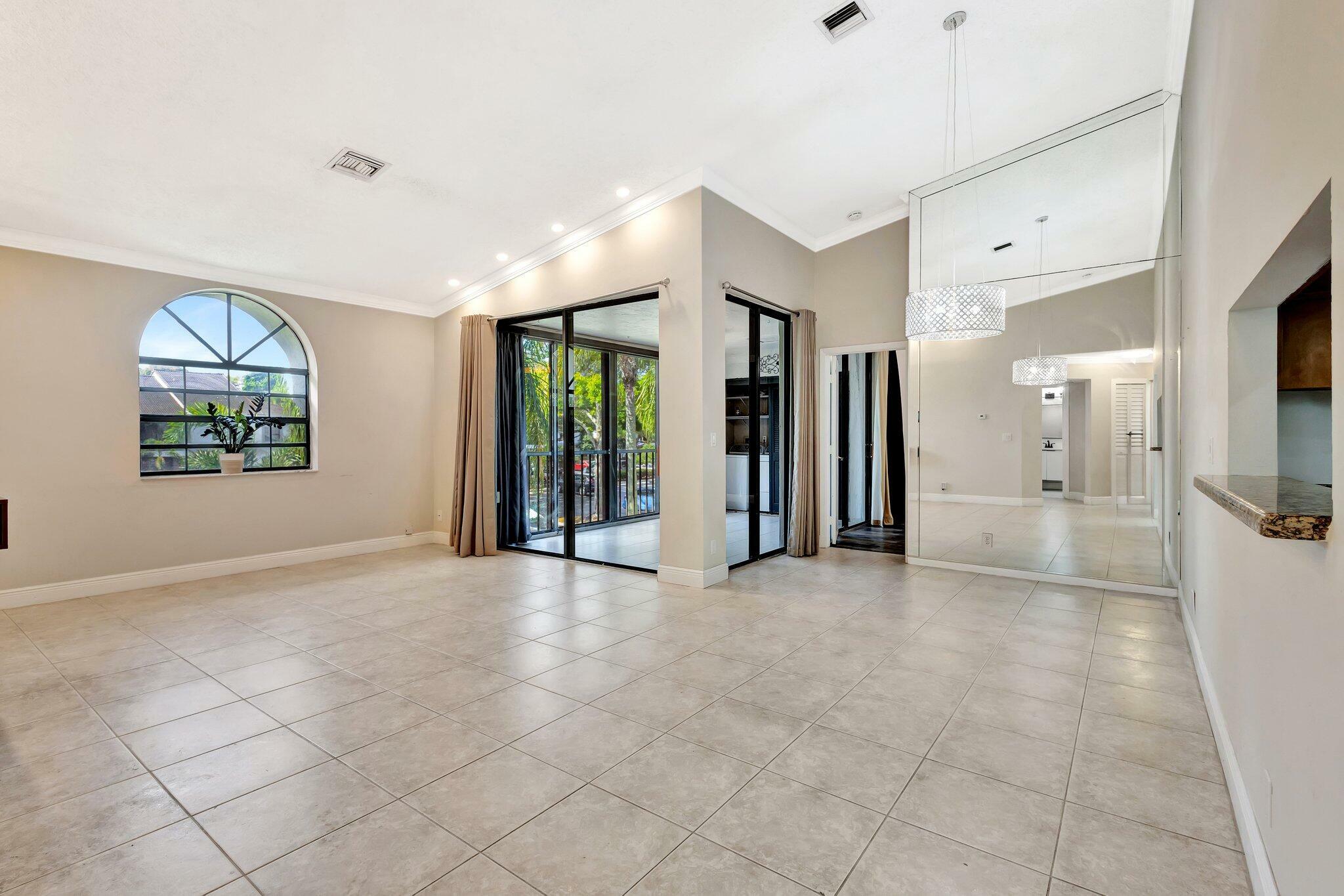 Property Photo: 5439 Verona Dr Drive P FL 33437