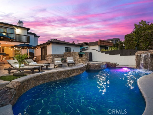 Property Photo: 516 W Acacia Avenue CA 90245