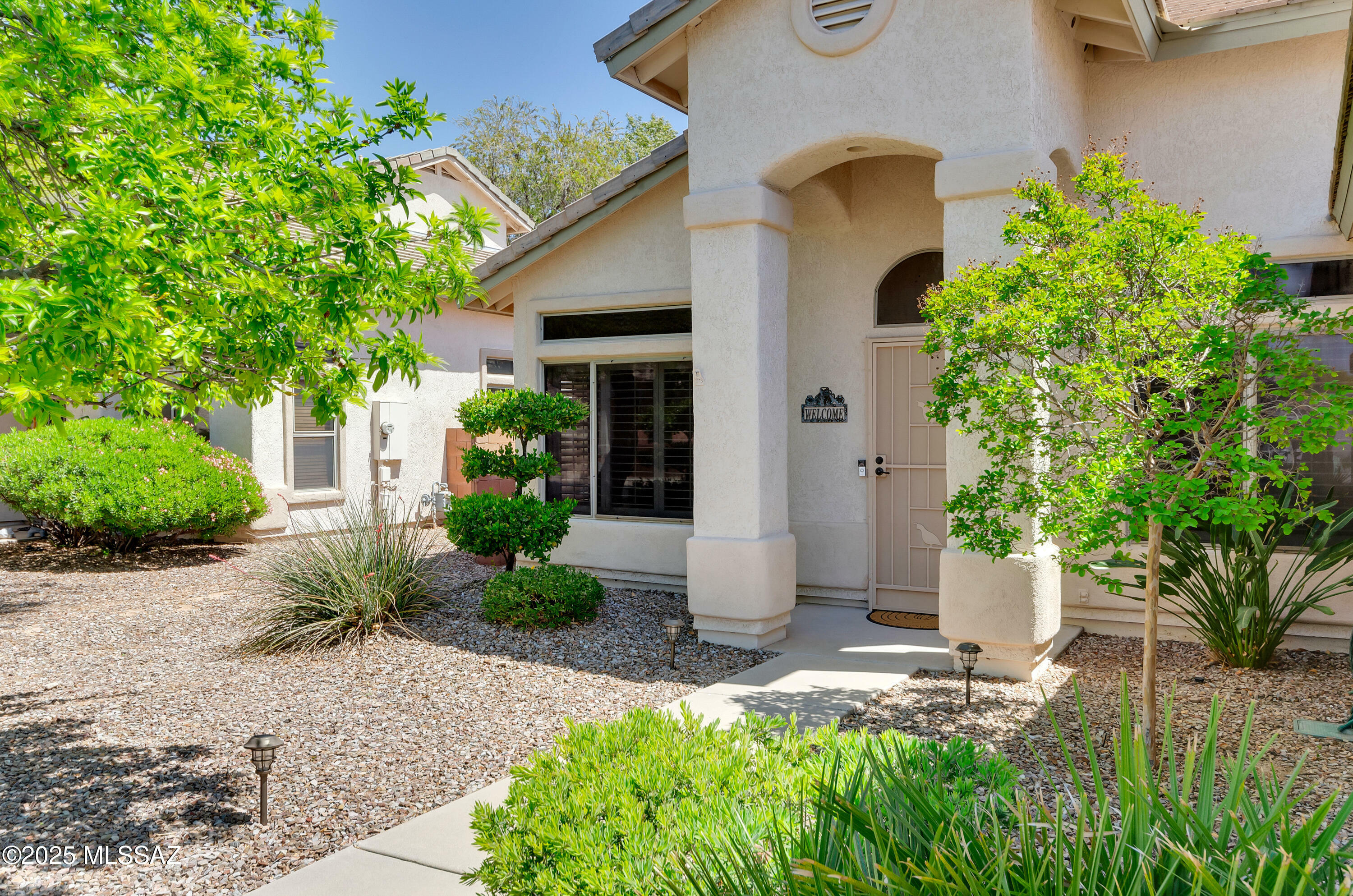 Property Photo: 11092 N Eagle Crest Drive AZ 85737