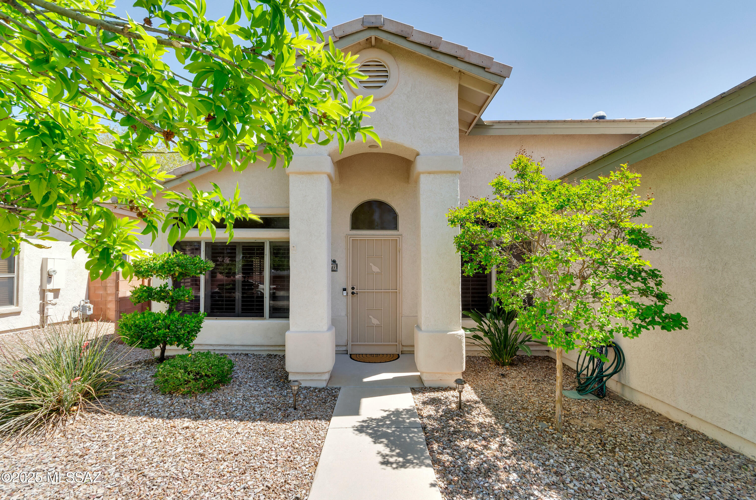 Property Photo: 11092 N Eagle Crest Drive AZ 85737