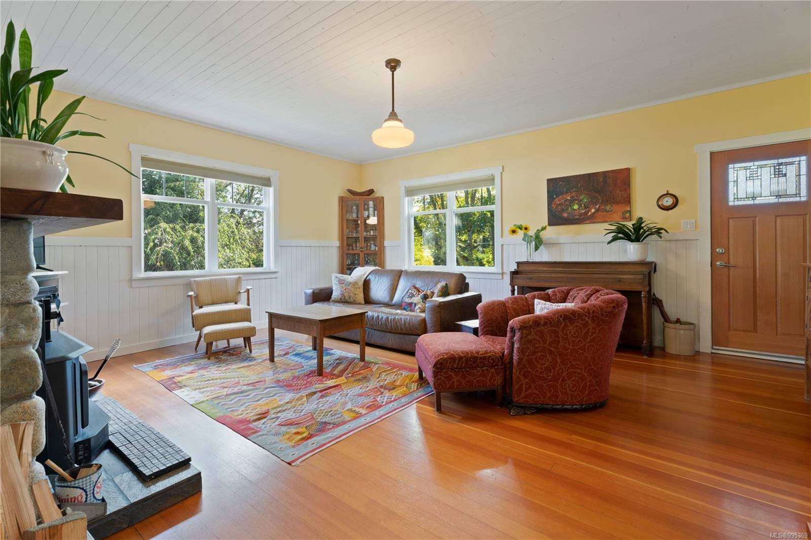 Property Photo: 7661 Mays Rd BC V9L 6A8
