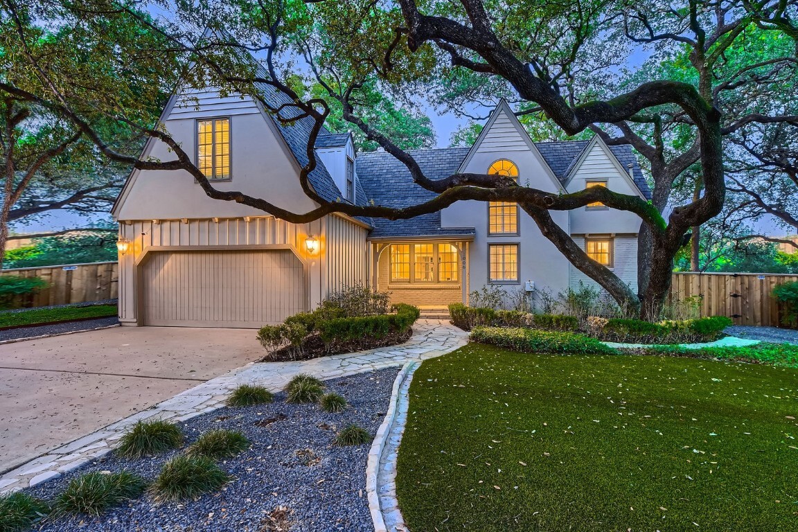 Property Photo: 1006 Gaston Avenue TX 78703