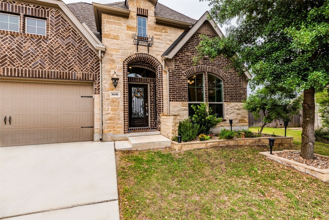 Property Photo: 606 Volme Drive TX 78130