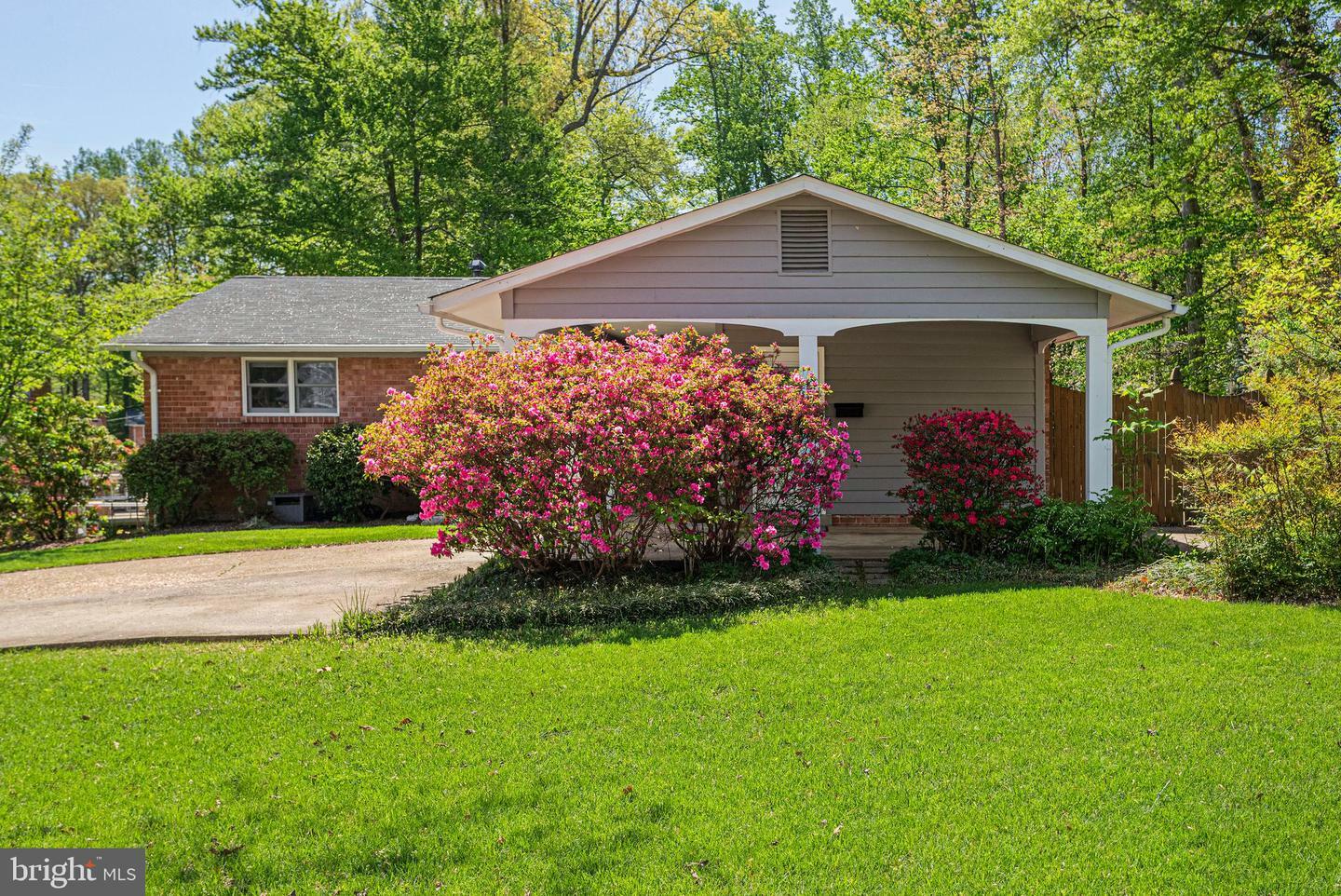 Property Photo: 8511 Parliament Drive VA 22151