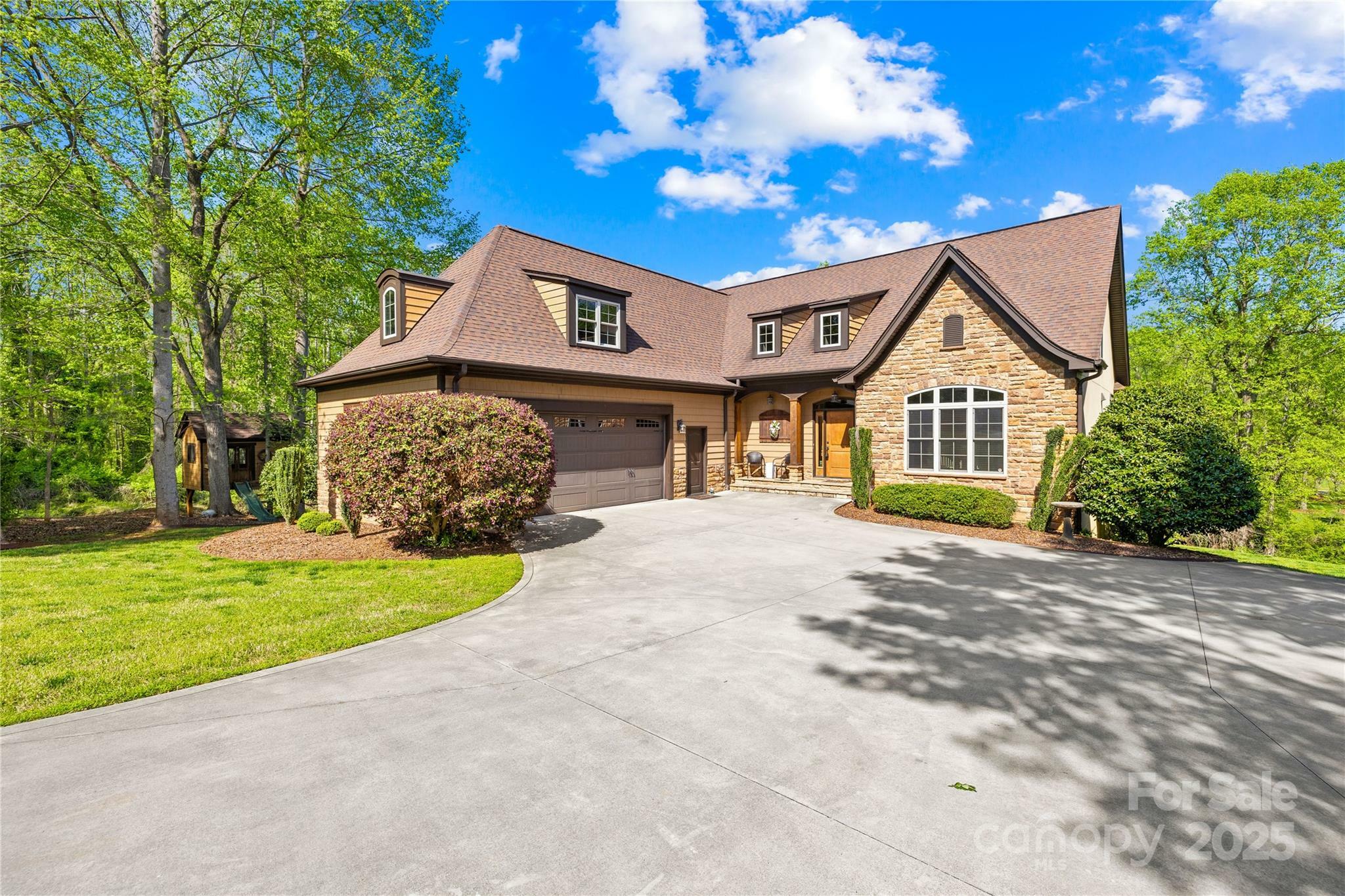 Property Photo: 401 Yorkfield Drive NC 28150