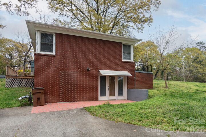 Property Photo:  668 Riverside Drive  NC 28092 