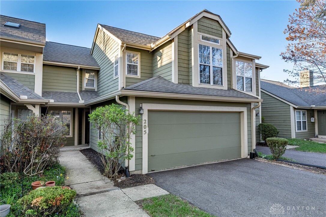 Property Photo: 205 Queens Crossing OH 45458