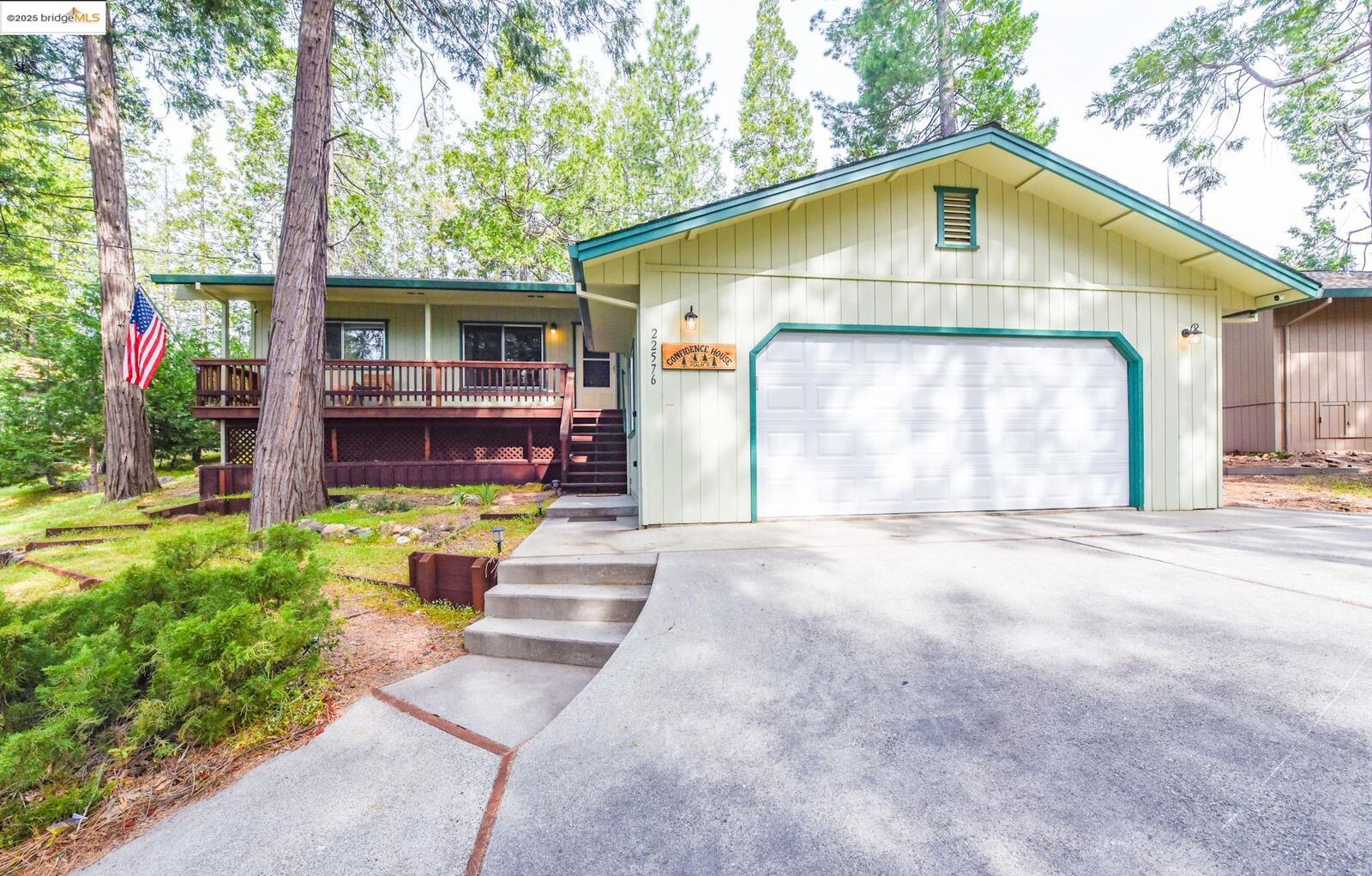 Property Photo:  22576 Confidence Rd  CA 95383