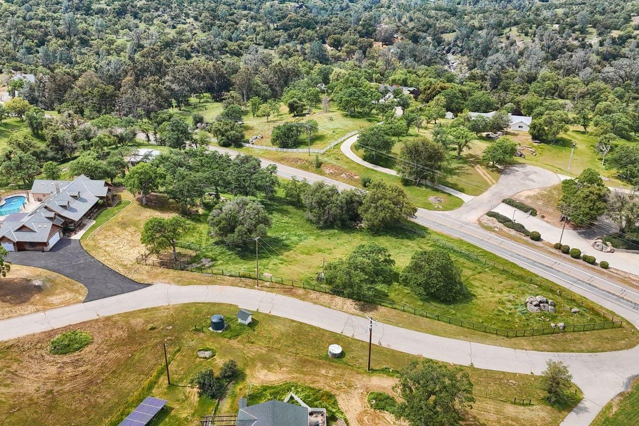 Property Photo: 32028 Cattle Way CA 93614