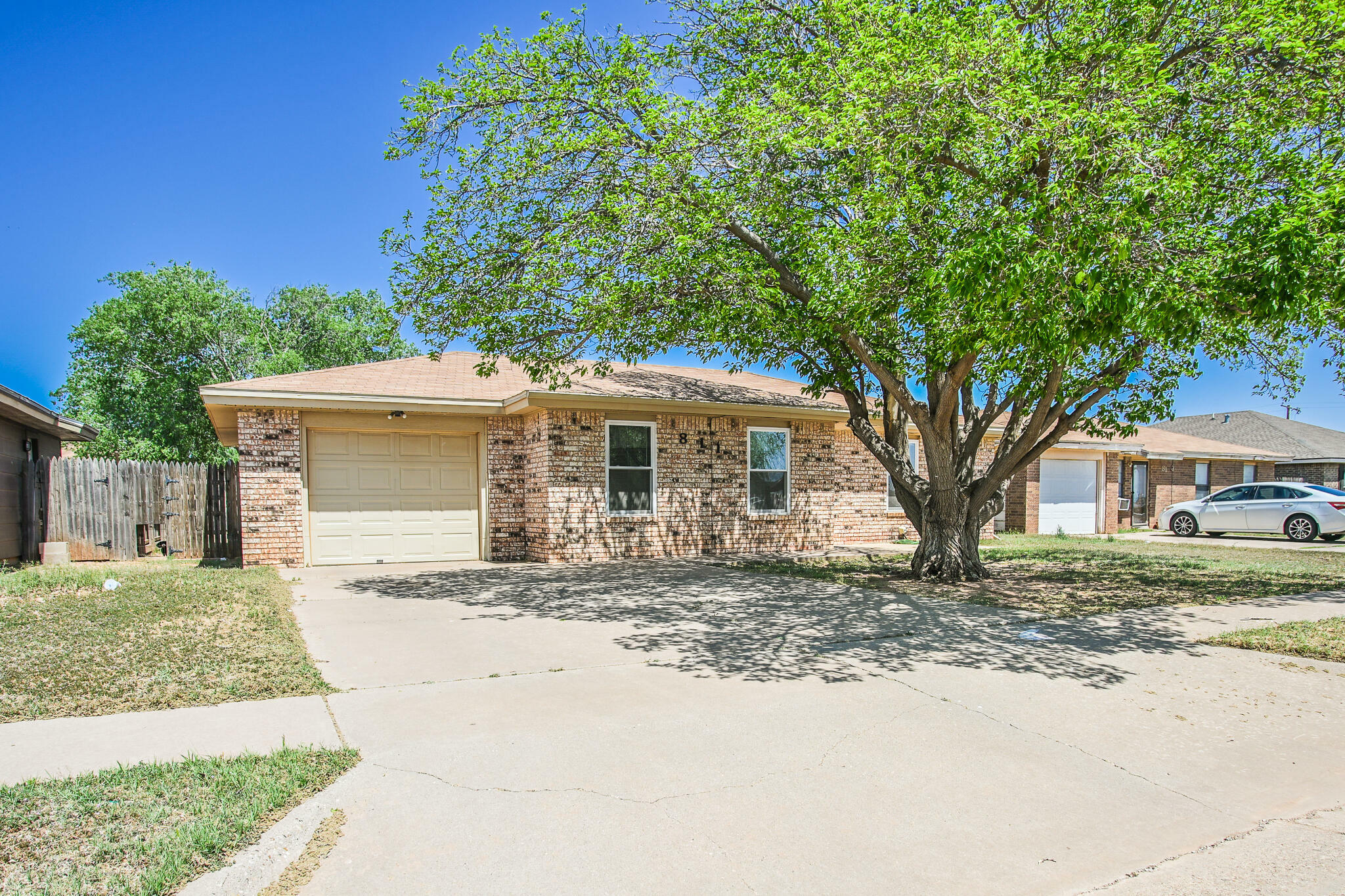 Property Photo: 811 E 78th Street TX 79404