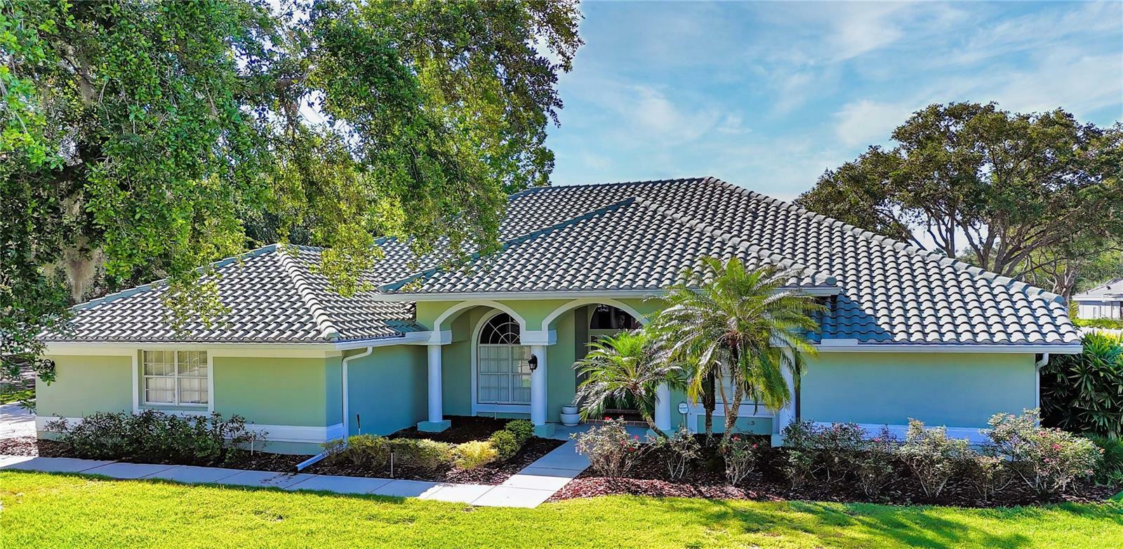 Property Photo: 9159 Highland Ridge Way FL 33647