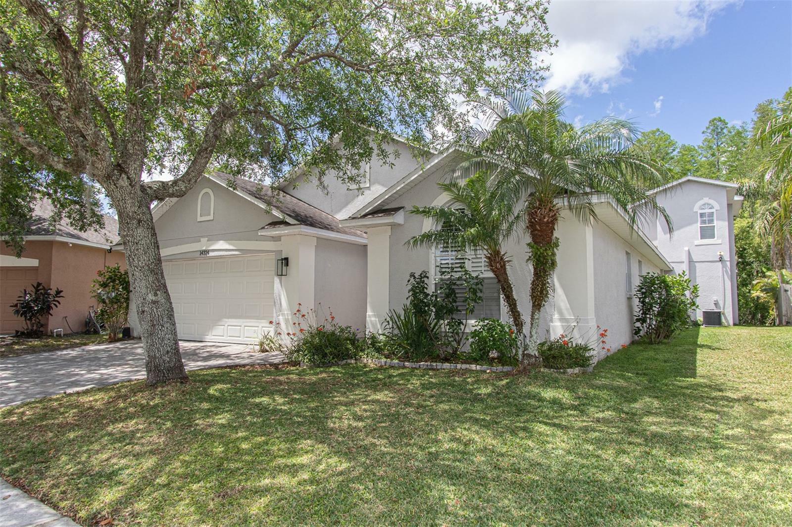 Property Photo: 14324 Moon Flower Drive FL 33626
