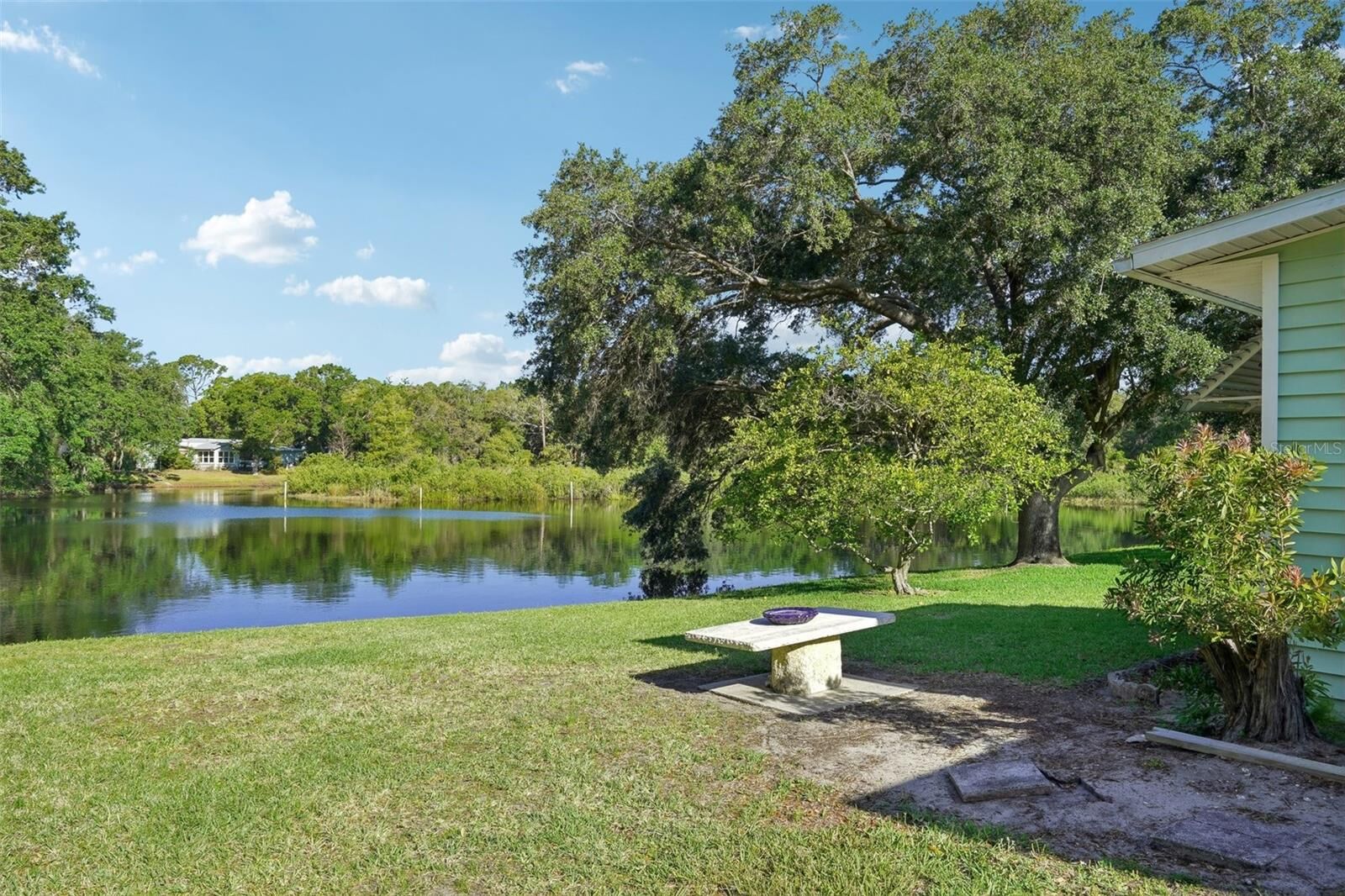 Property Photo:  28 Gordon Court  FL 34788