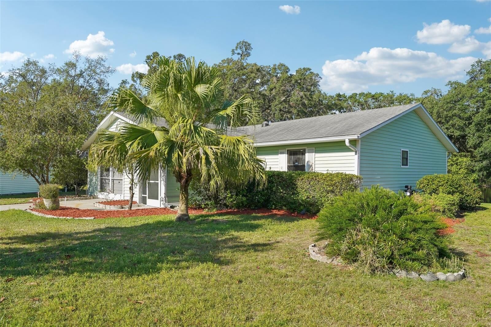 Property Photo:  28 Gordon Court  FL 34788 