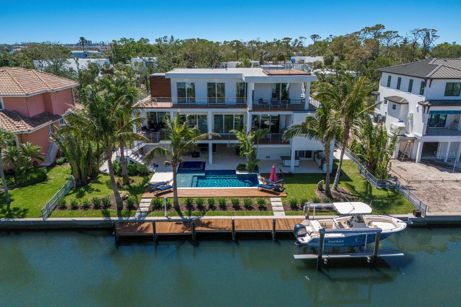 Property Photo: 581 Kingfisher Lane FL 34228