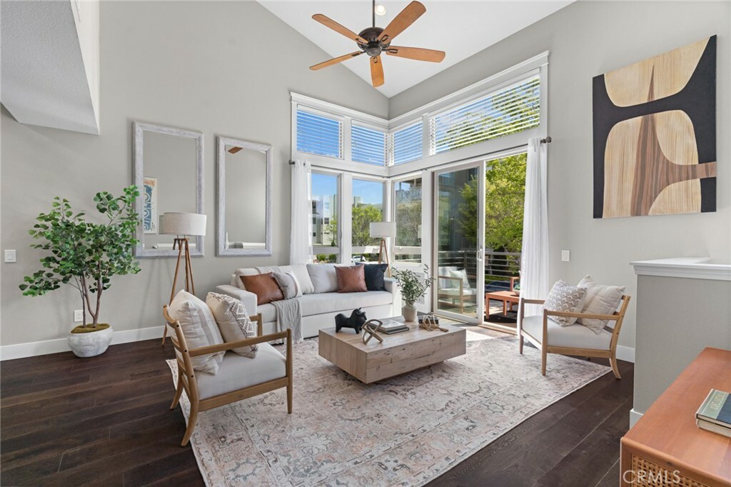 Property Photo: 5527 Strand 106 CA 90250