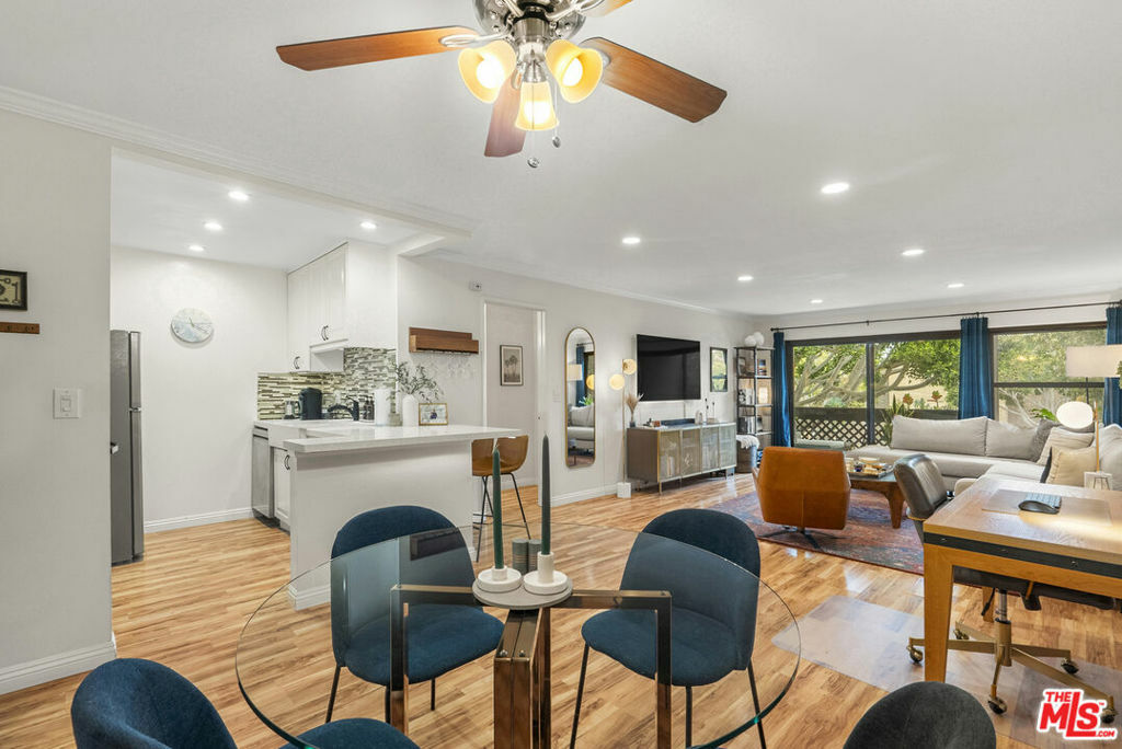 Property Photo: 7742 Redlands Street H1027 CA 90293