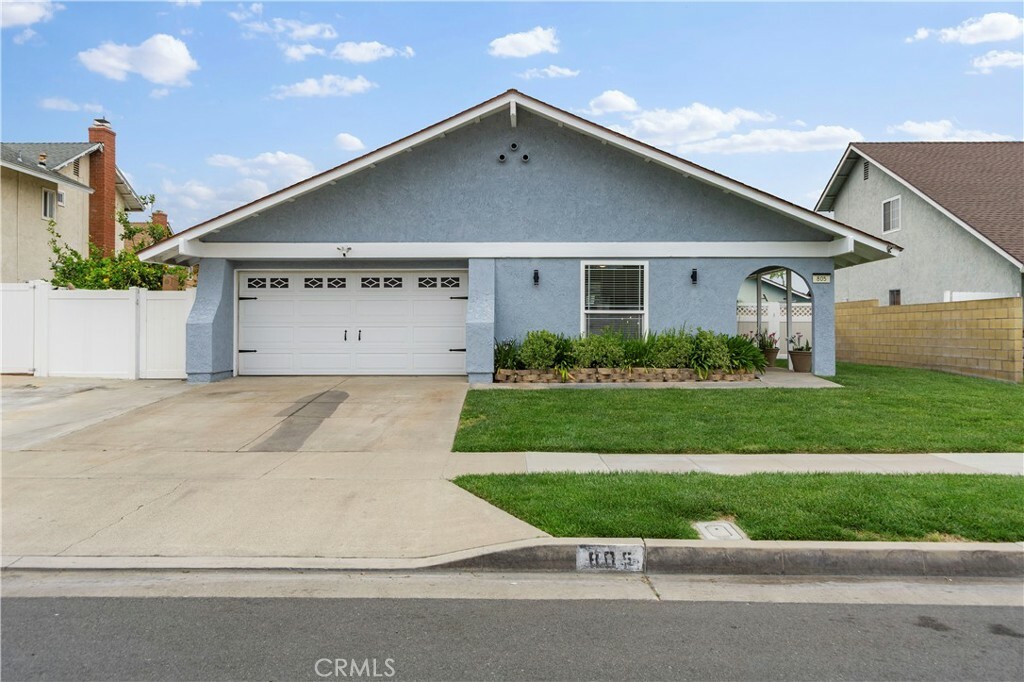 Property Photo: 805 W Brentwood Avenue CA 92865