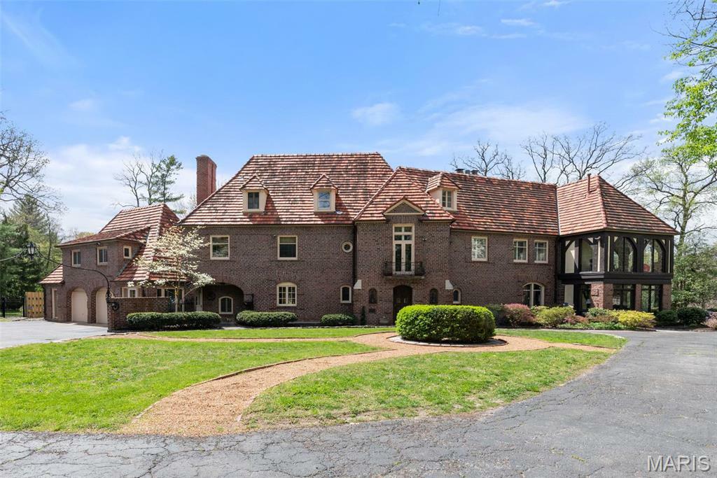 8 Carrswold Drive  Clayton MO 63105 photo