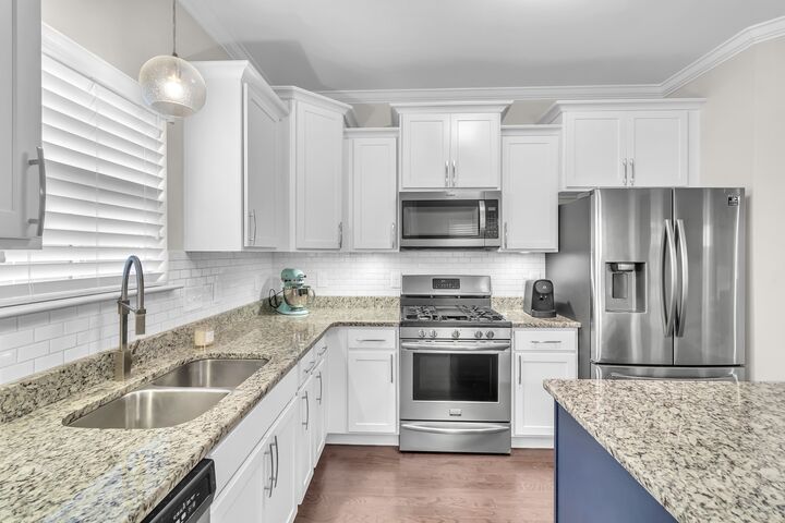 Property Photo:  2010 Oak Trail Dr  TN 37135 