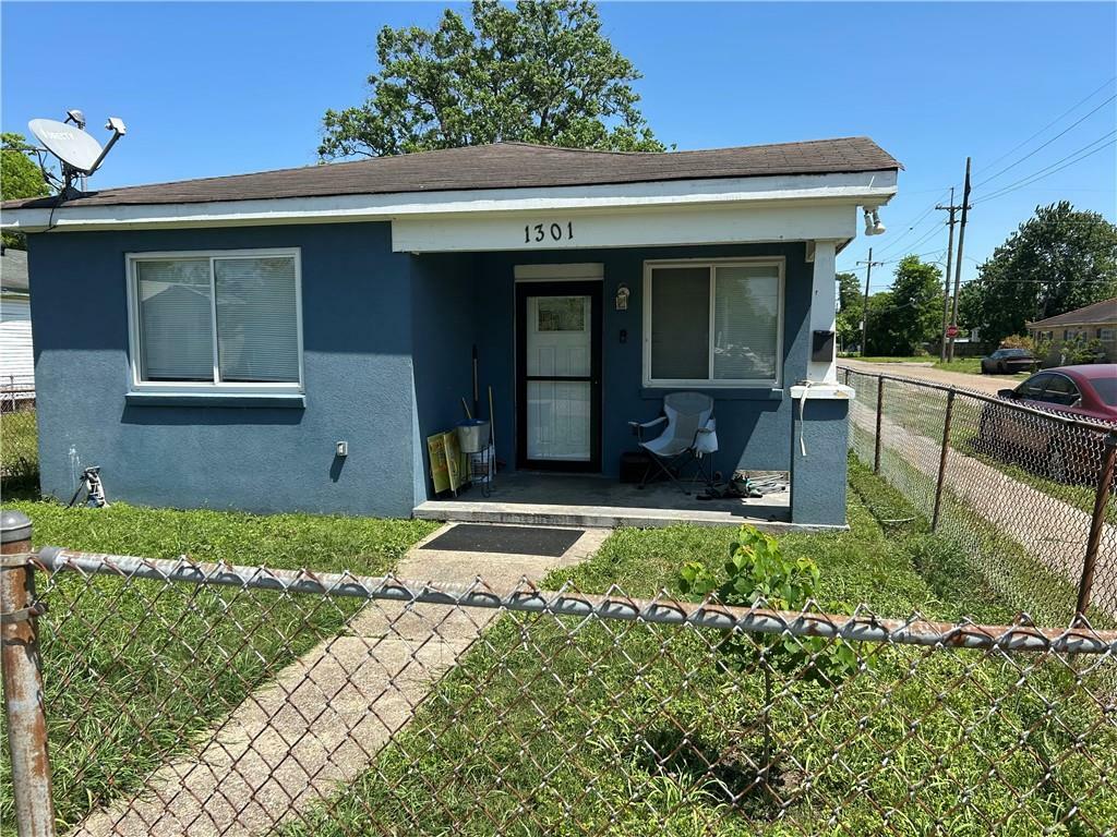 Property Photo: 1301 Lamanche Street LA 70117