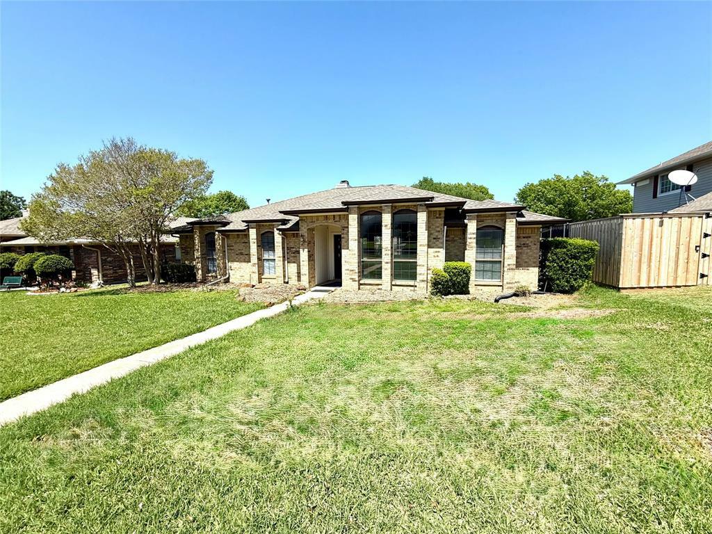 Property Photo:  1204 Elder  TX 75007 