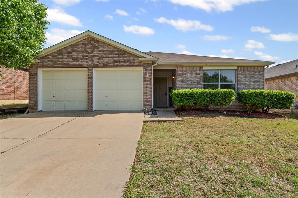 Property Photo: 1812 Little Deer Lane TX 76131