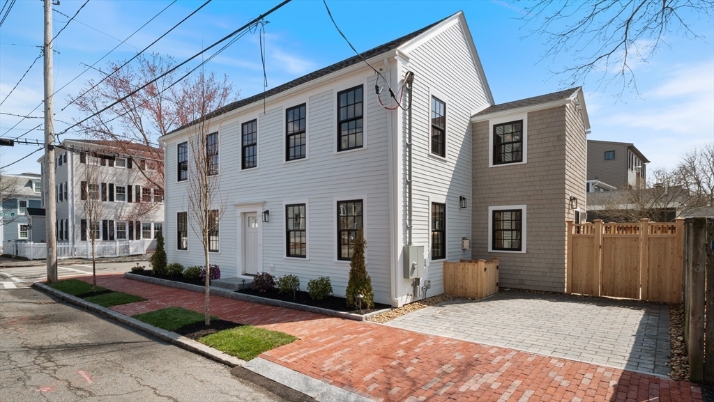 41 Bromfield St  Newburyport MA 01950 photo